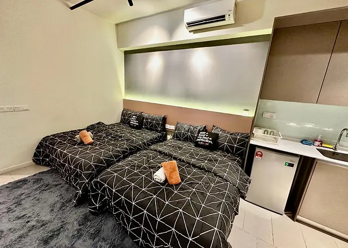 Royal Place- Tamarind Suite